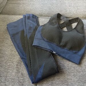 Black and Blue Textured Sports Bra and Leggings Set